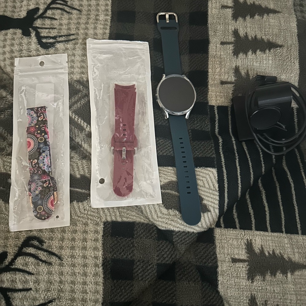 Elegant Blue Smartwatch with Interchangeable Bands